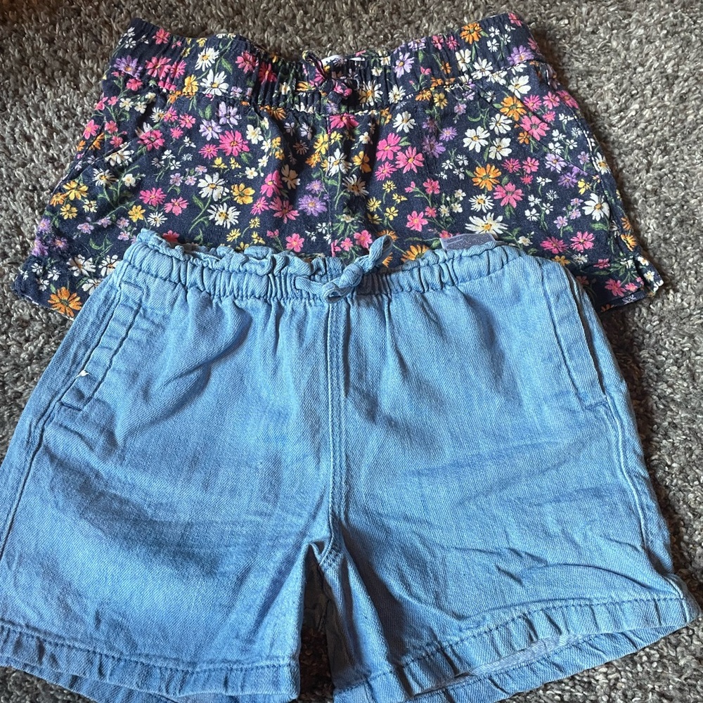 Lot of Old Navy drawstring shorts. Size 5 and 5t. 2 pairs.